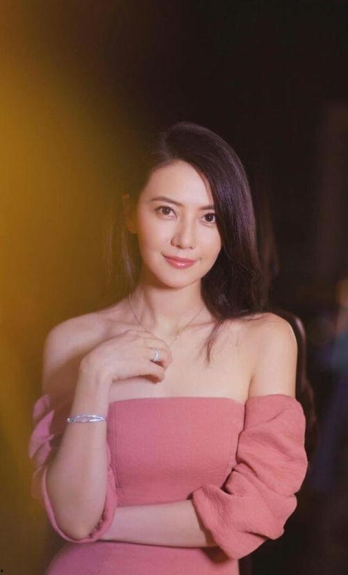 缪婷茹生活照